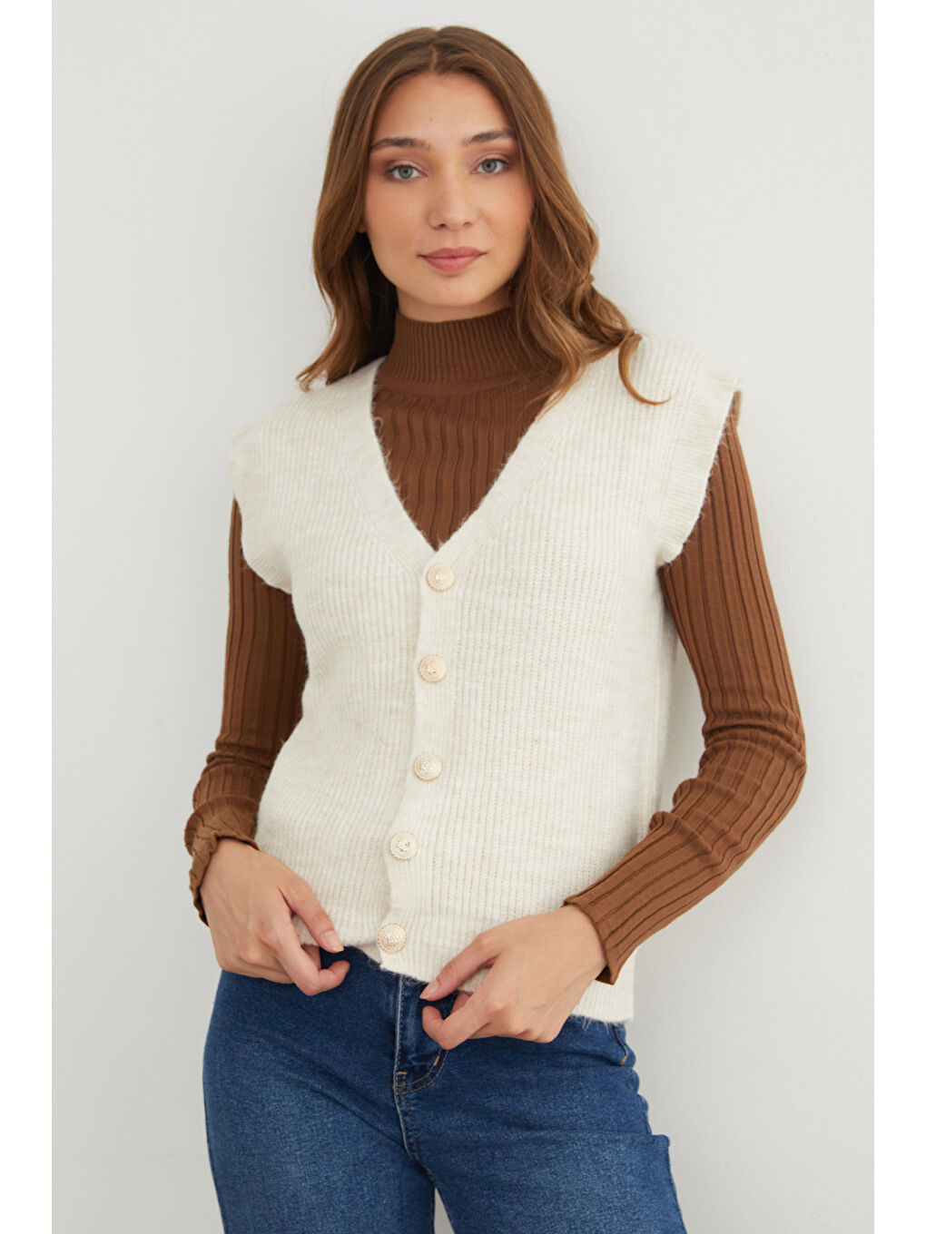 Bej Sakallı Düğmeli V Yaka Oversize Yelek-1