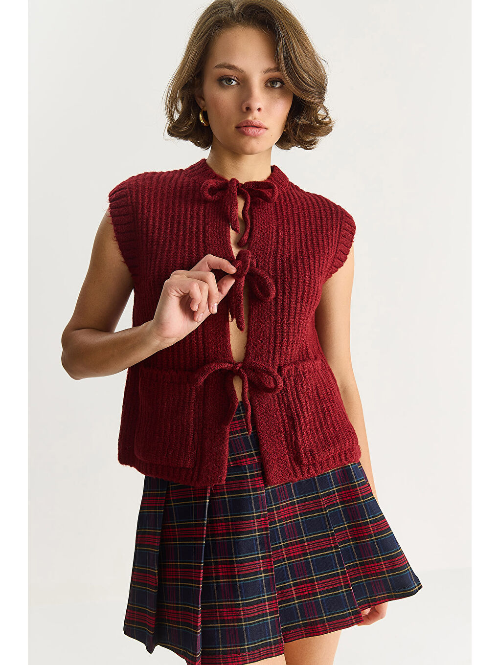 Bordo Kadın Önden Bağlamalı Cep Detaylı Triko Yelek-1