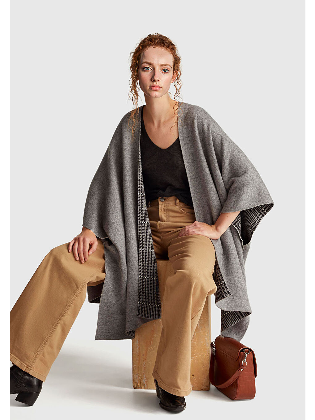 Gri Kadın Antrasit Melanj Pamuk ve Yün Karışımlı Çift Taraflı Panço-4