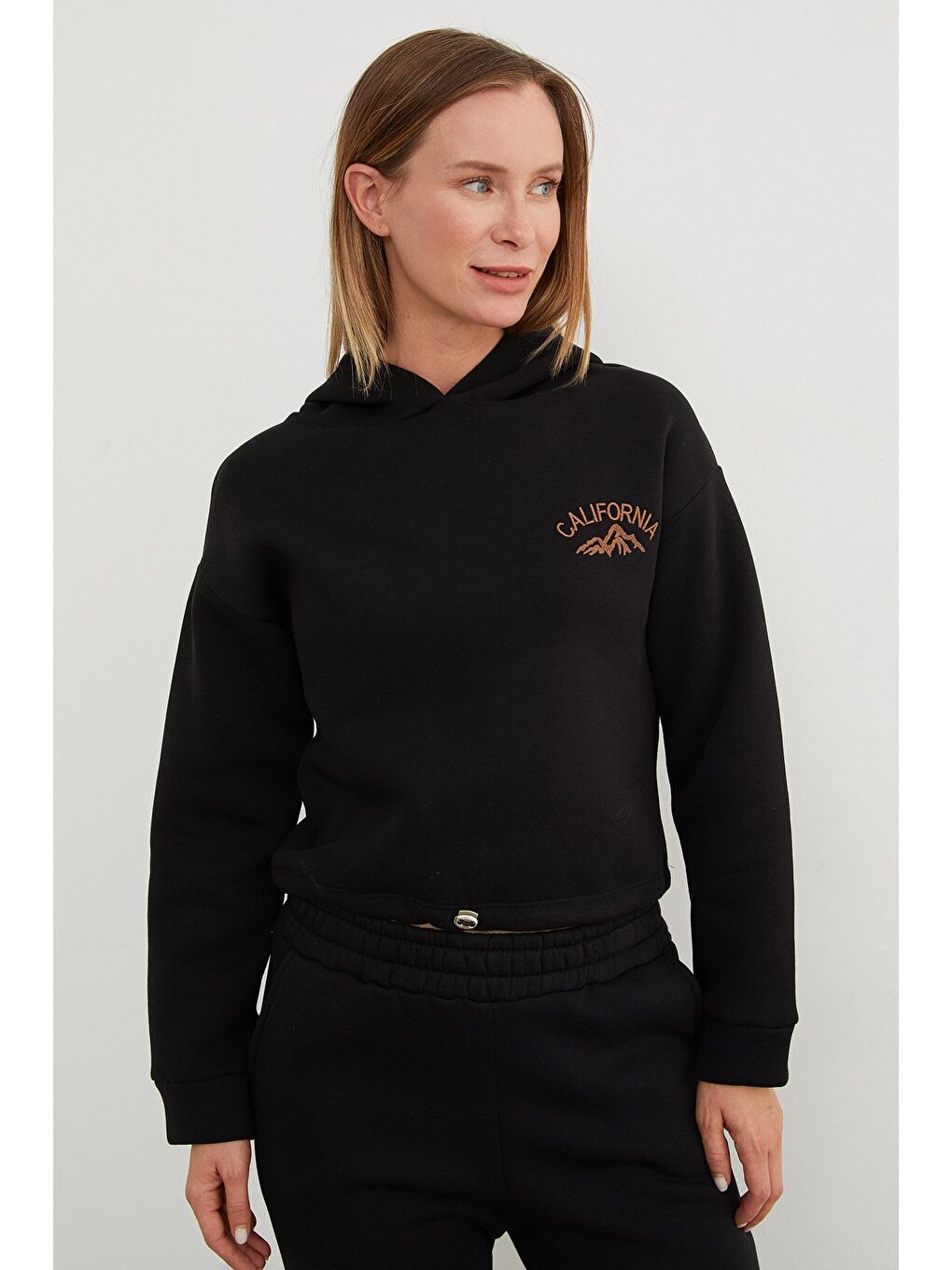 Siyah 3 İplik California Nakışlı Kapüşonlu Jogger Takım-1