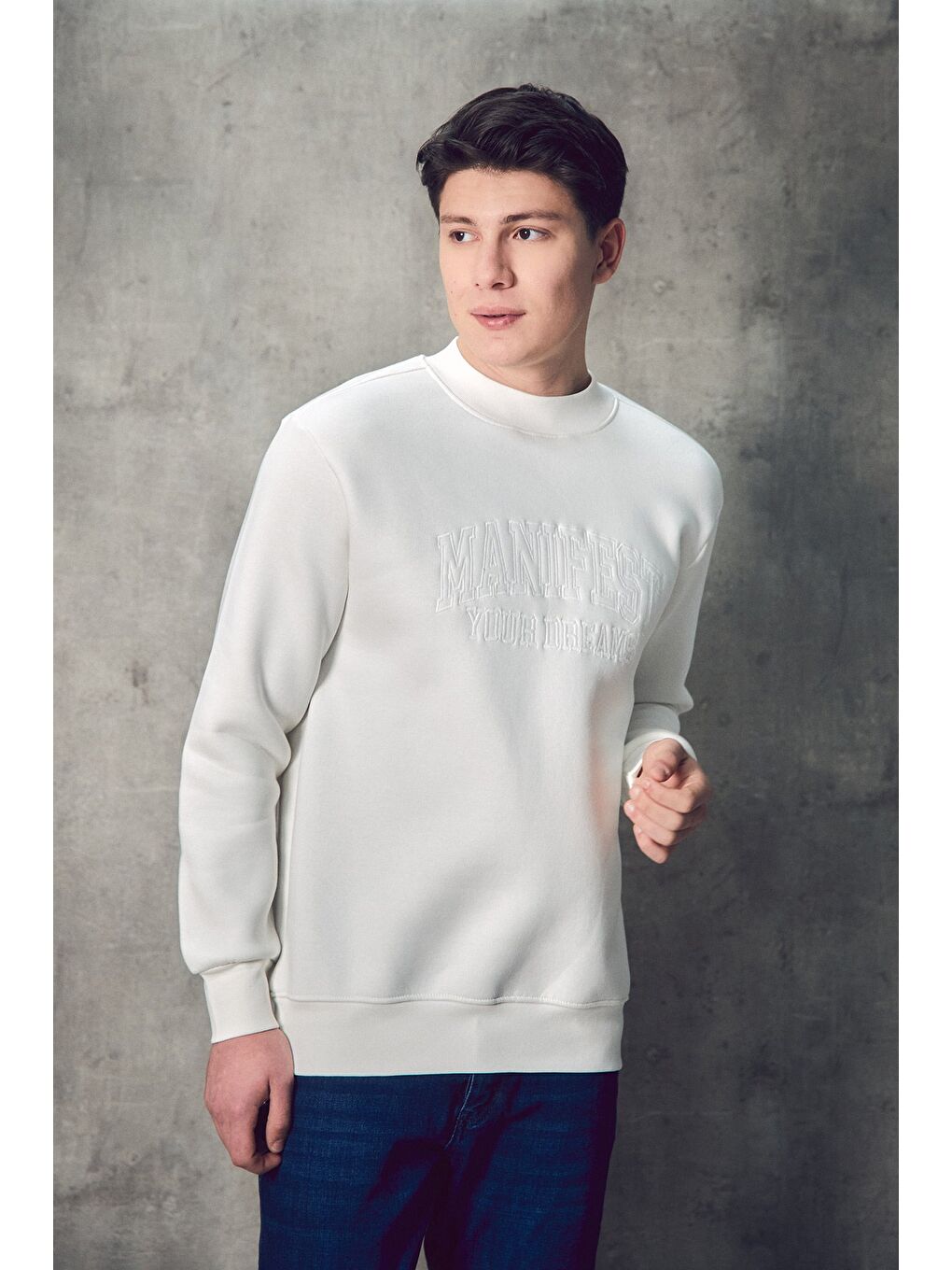 Ekru 3 İplik Yazı Nakışlı Bisiklet Yaka Büyük Beden Sweatshirt