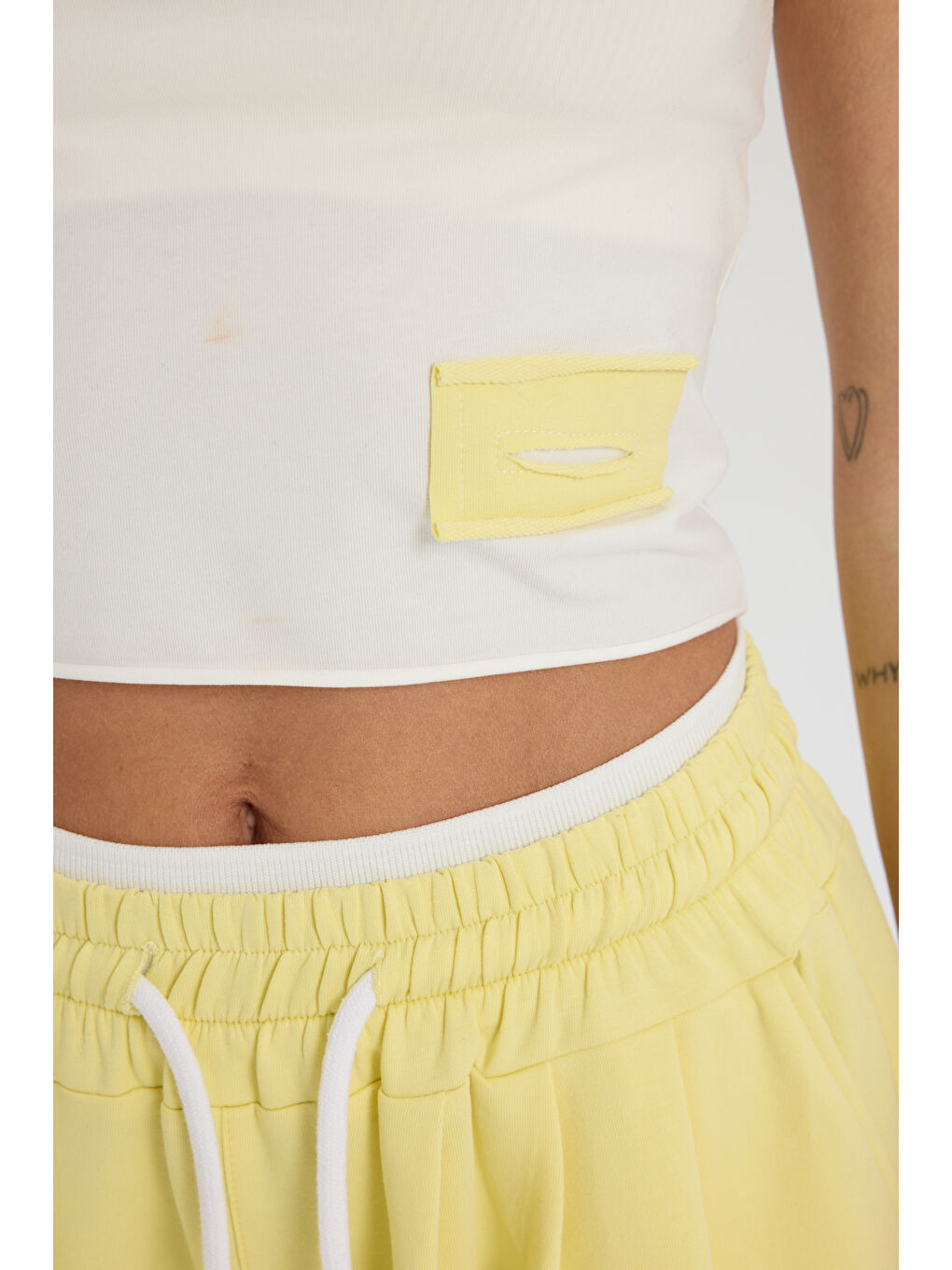 Albane Bel Detay Sarı Crop Eşofman Takım-6