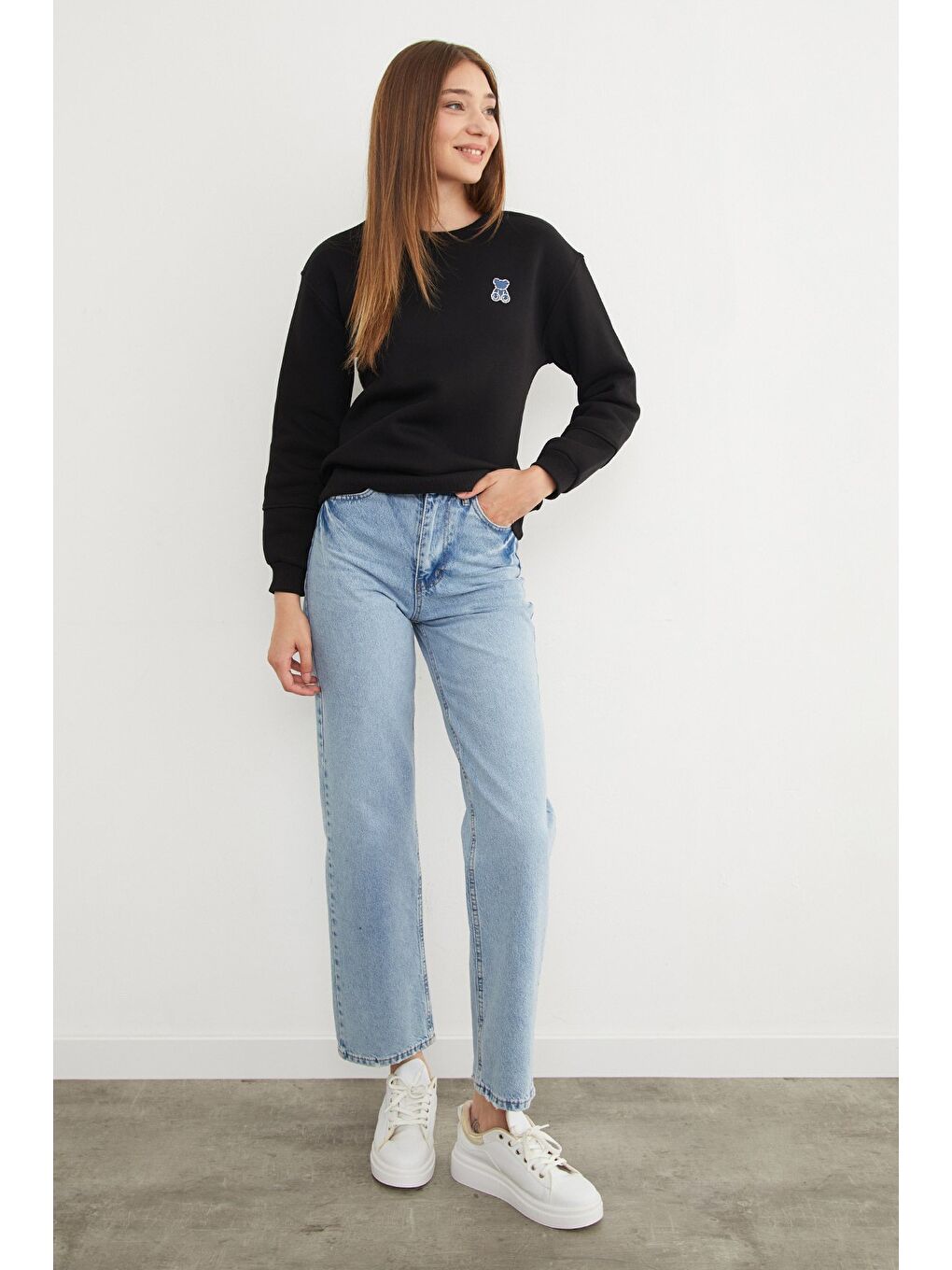 Siyah 3 İplik Taş İşlemeli Ayıcık Nakışlı Sweatshirt-2