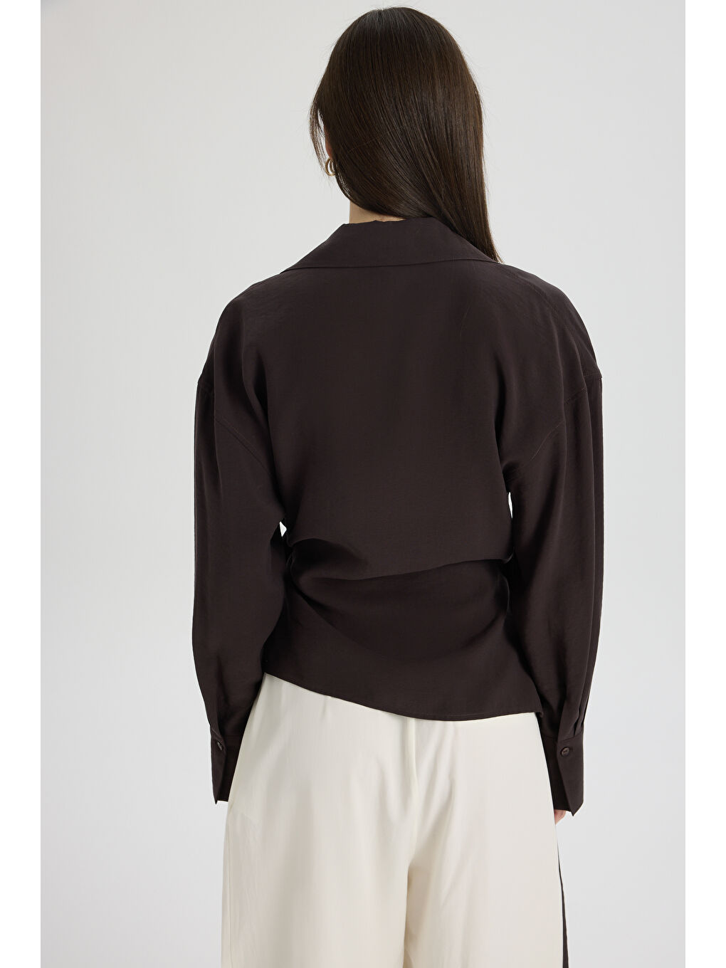 Kahverengi Asteria Bağlama Detay Kahve Dökümlü Gömlek-4