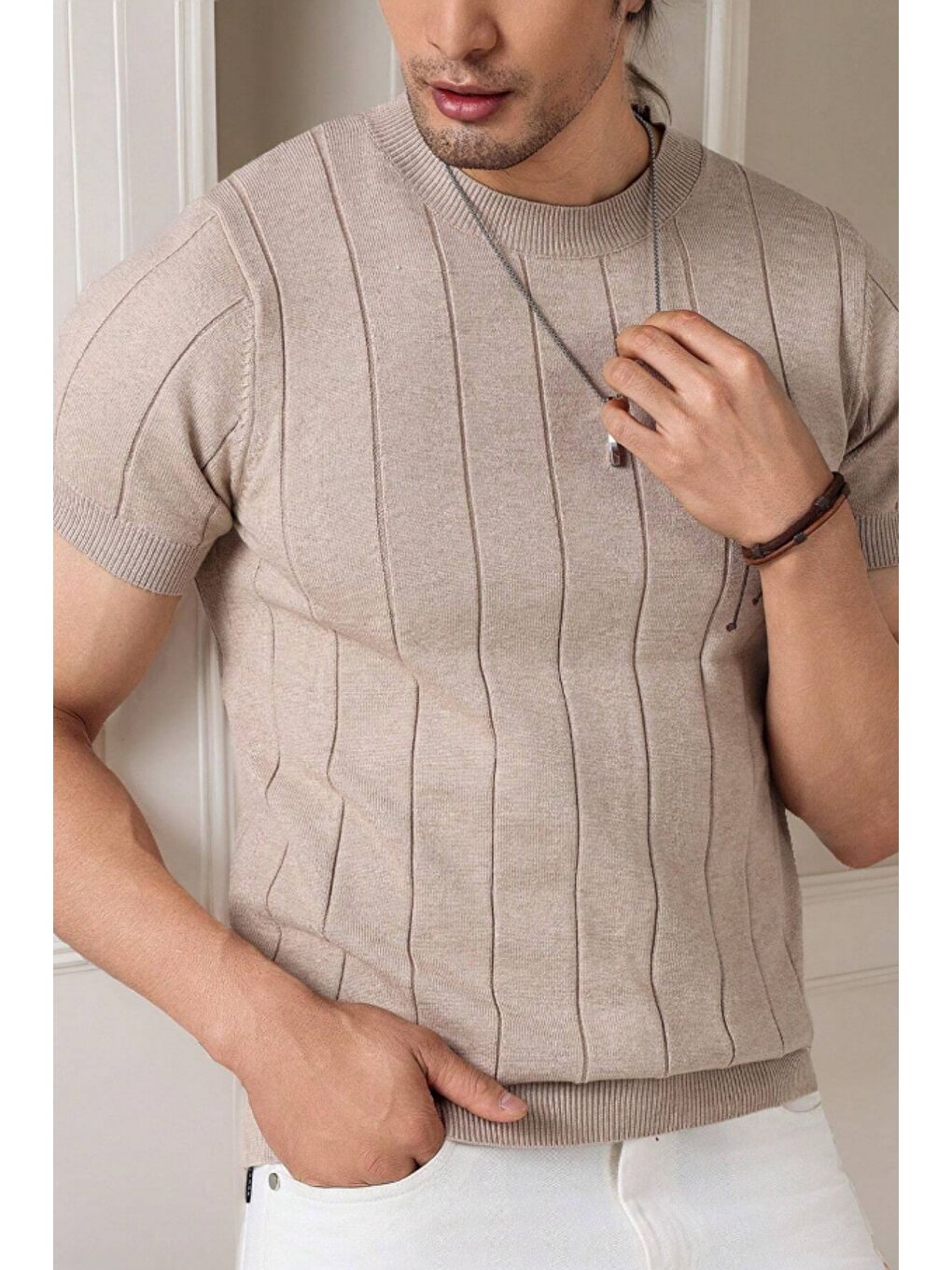 Bej Erkek Fit Dokulu Kısa Kollu Bisiklet Yaka Triko Tişört-1