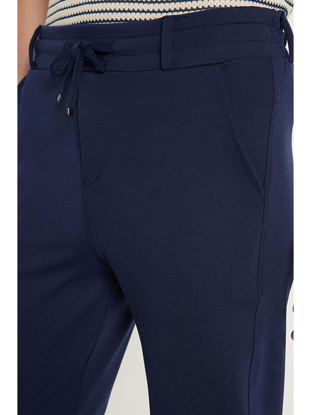 Erkek Slim Fit Pamuklu Beli Bağlamalı Yan Cepli Katlamalı Paça Jogger Lacivert Pantolon-2