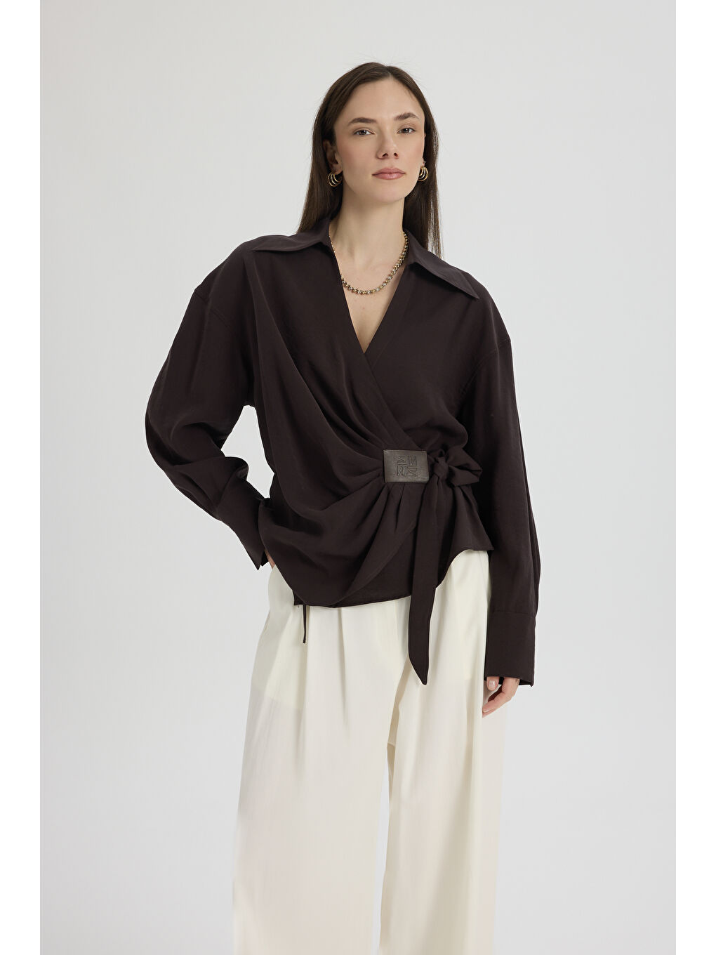 Kahverengi Asteria Bağlama Detay Kahve Dökümlü Gömlek-5