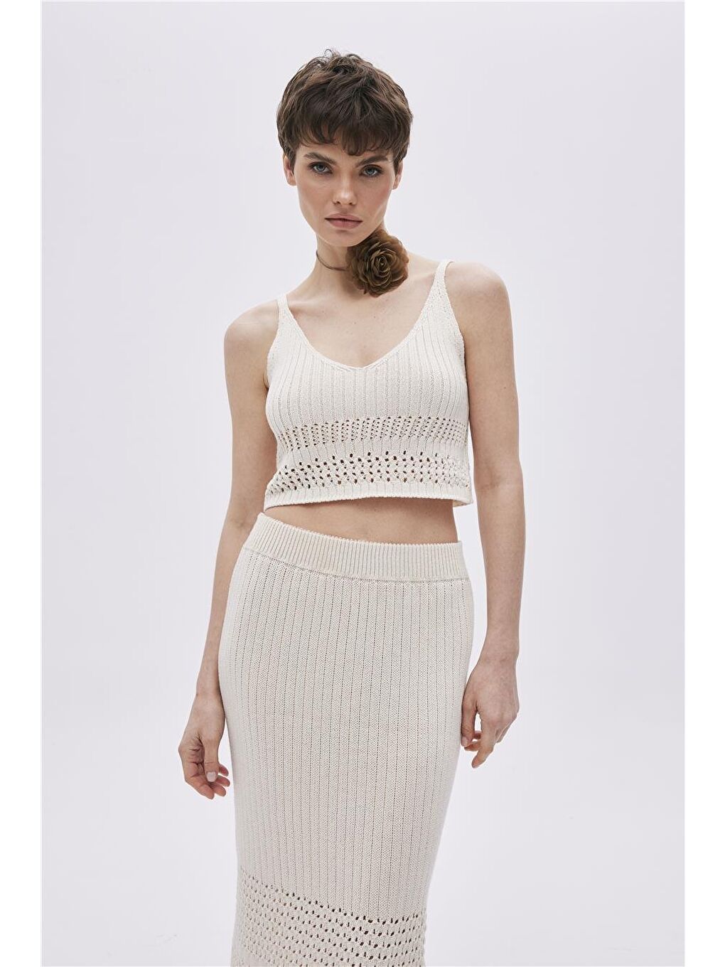 Ekru Ajurlu V Yaka Askılı Triko Bluz