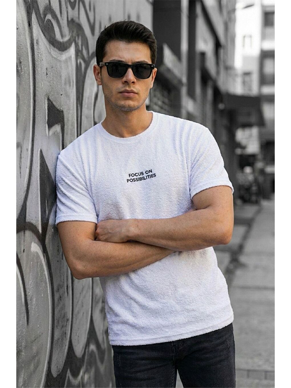 Beyaz Focus On Özel Dokulu Buklet Kumaş Baskı Detaylı Erkek Tişört-1