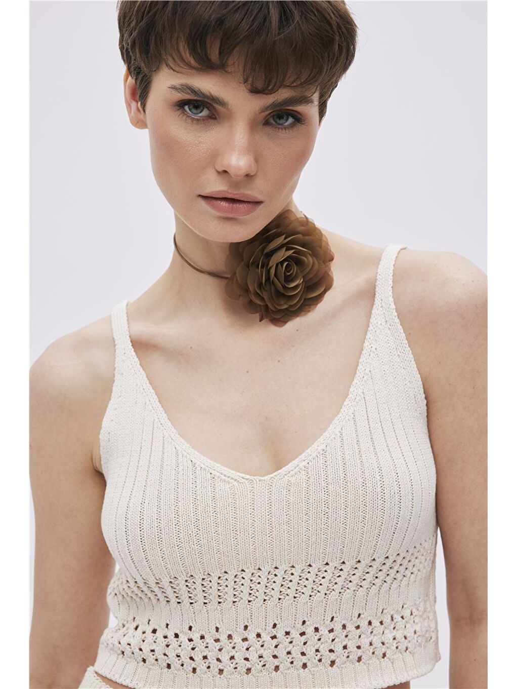 Ekru Ajurlu V Yaka Askılı Triko Bluz-2