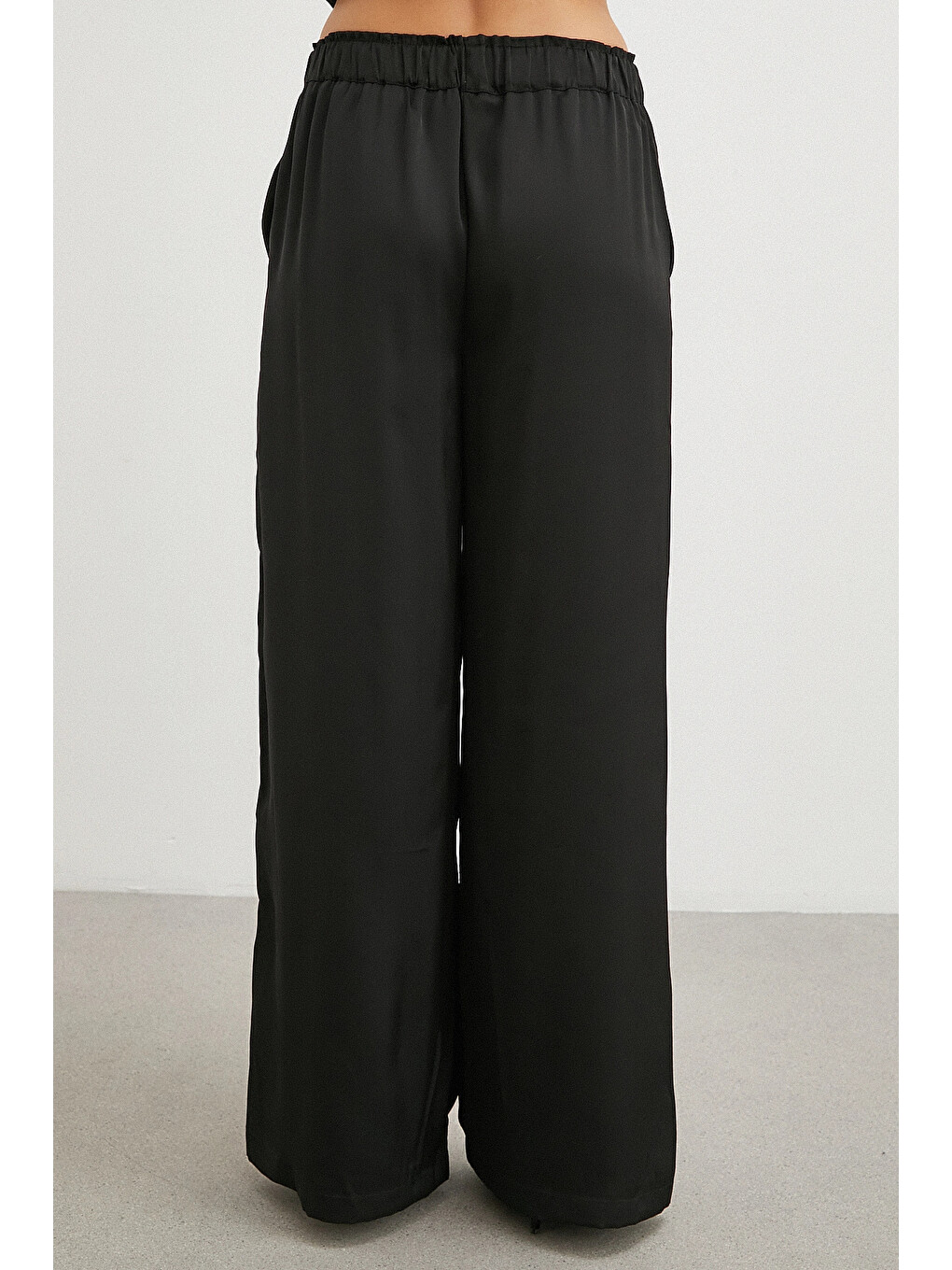 Beli Lastikli Geniş Paça Pantolon Siyah-5