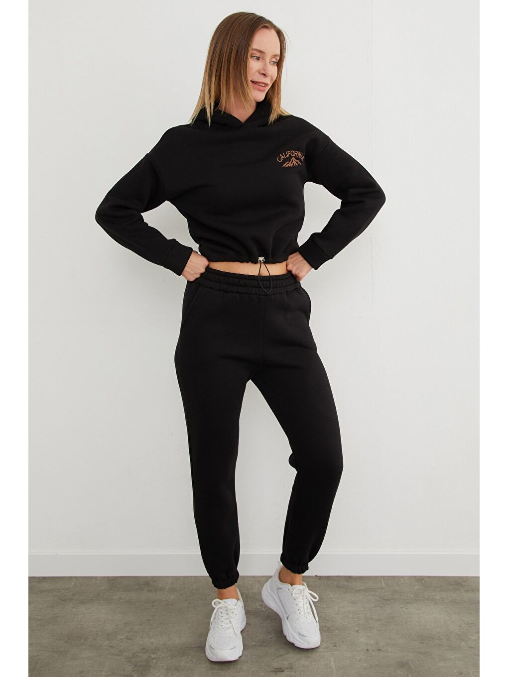 Siyah 3 İplik California Nakışlı Kapüşonlu Jogger Takım-4