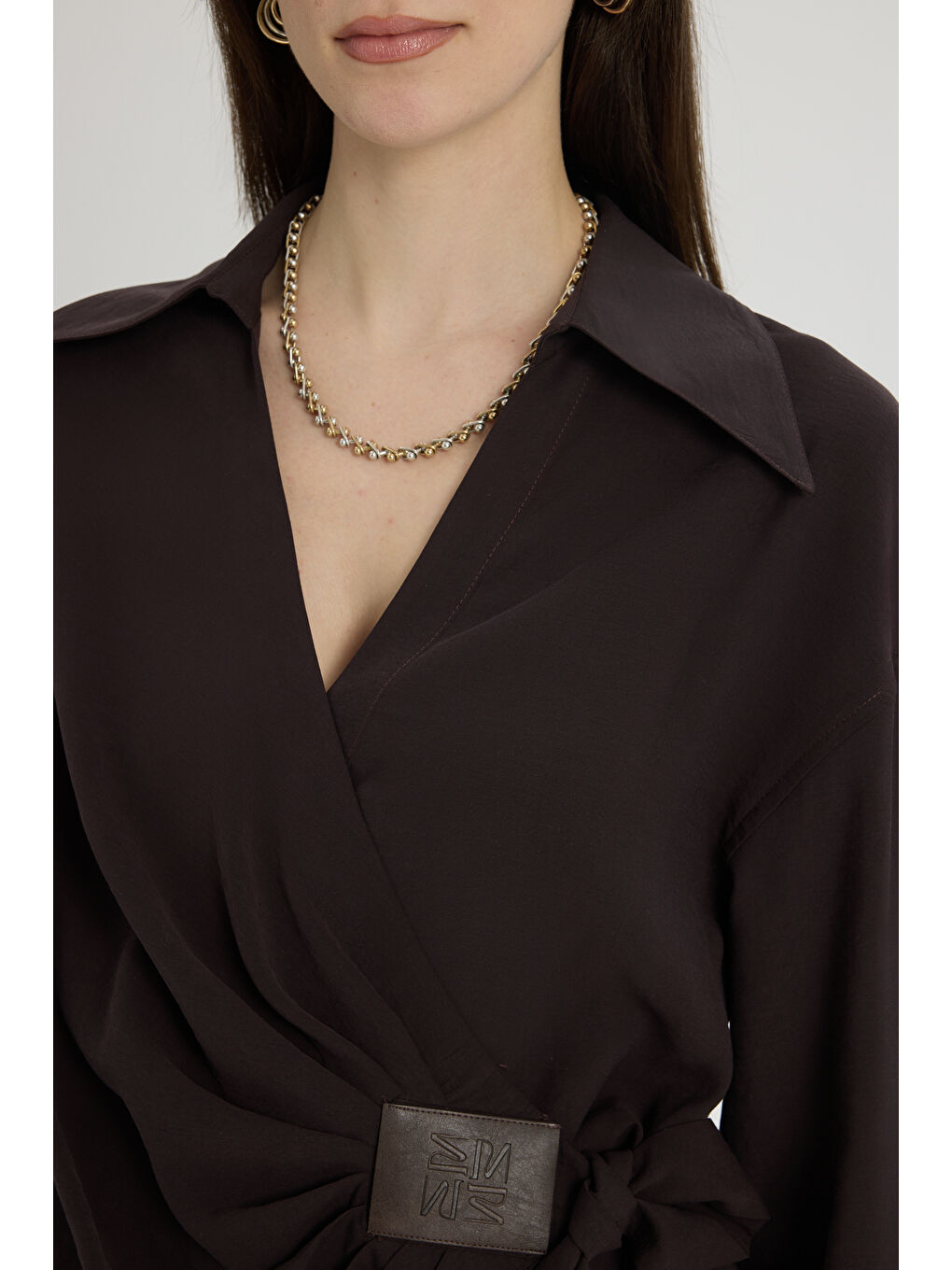 Kahverengi Asteria Bağlama Detay Kahve Dökümlü Gömlek-6