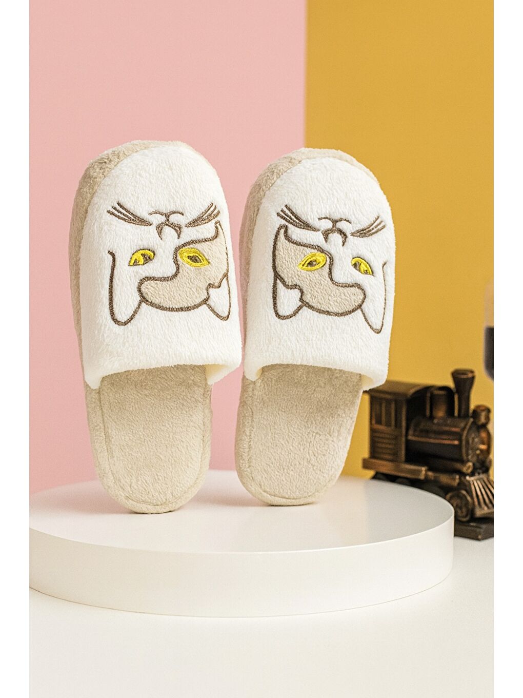 Ekru NEKO Kedili Kadın Ev Terliği Günlük Rahat Kışlık Terlik