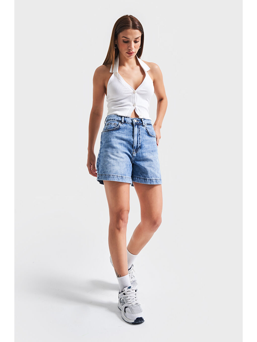 Kadın Mavi Jean Rengi 4S5-27 Mom Fit Viscon Pamuk Kumaş Mini Boy Denim Şort-1