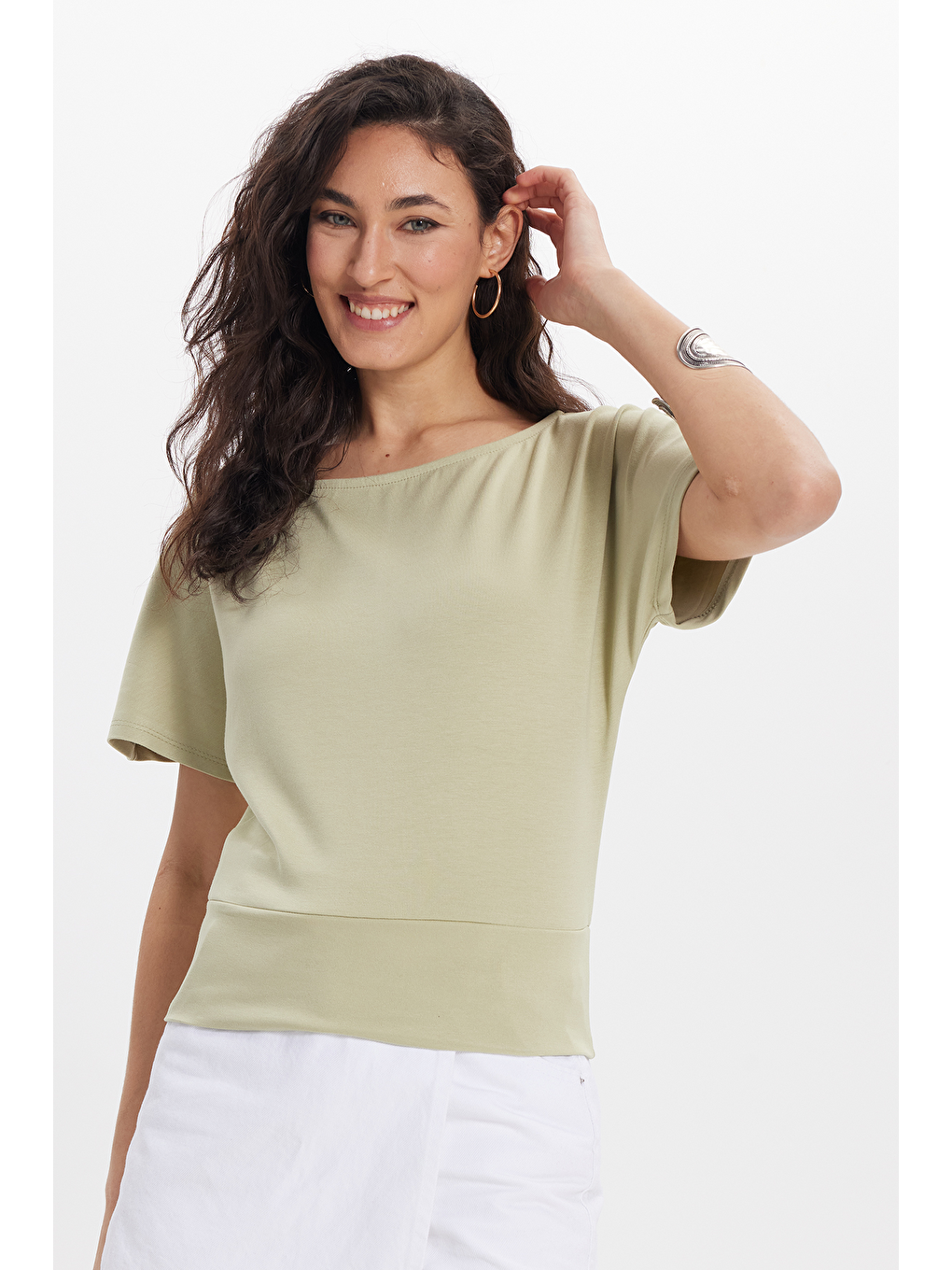 Kadın Slim Fit Dar Kesim Kısa Kollu Kayık Yaka Yeşil Tişört-2