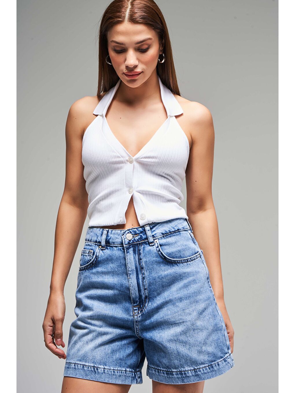 Kadın Mavi Jean Rengi 4S5-27 Mom Fit Viscon Pamuk Kumaş Mini Boy Denim Şort-4