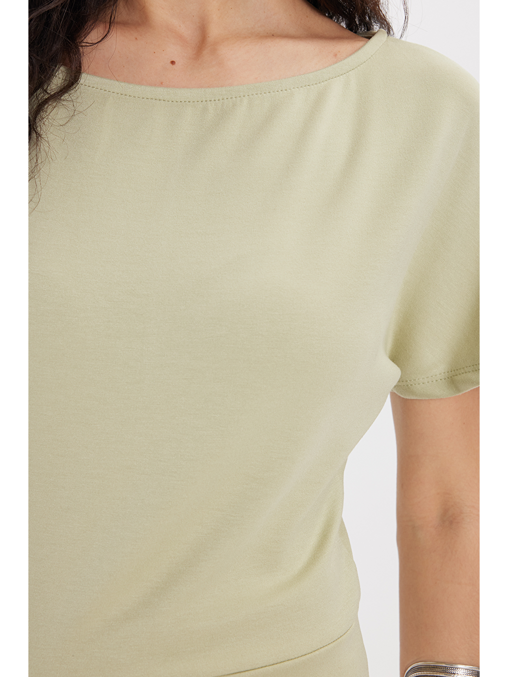 Kadın Slim Fit Dar Kesim Kısa Kollu Kayık Yaka Yeşil Tişört-3