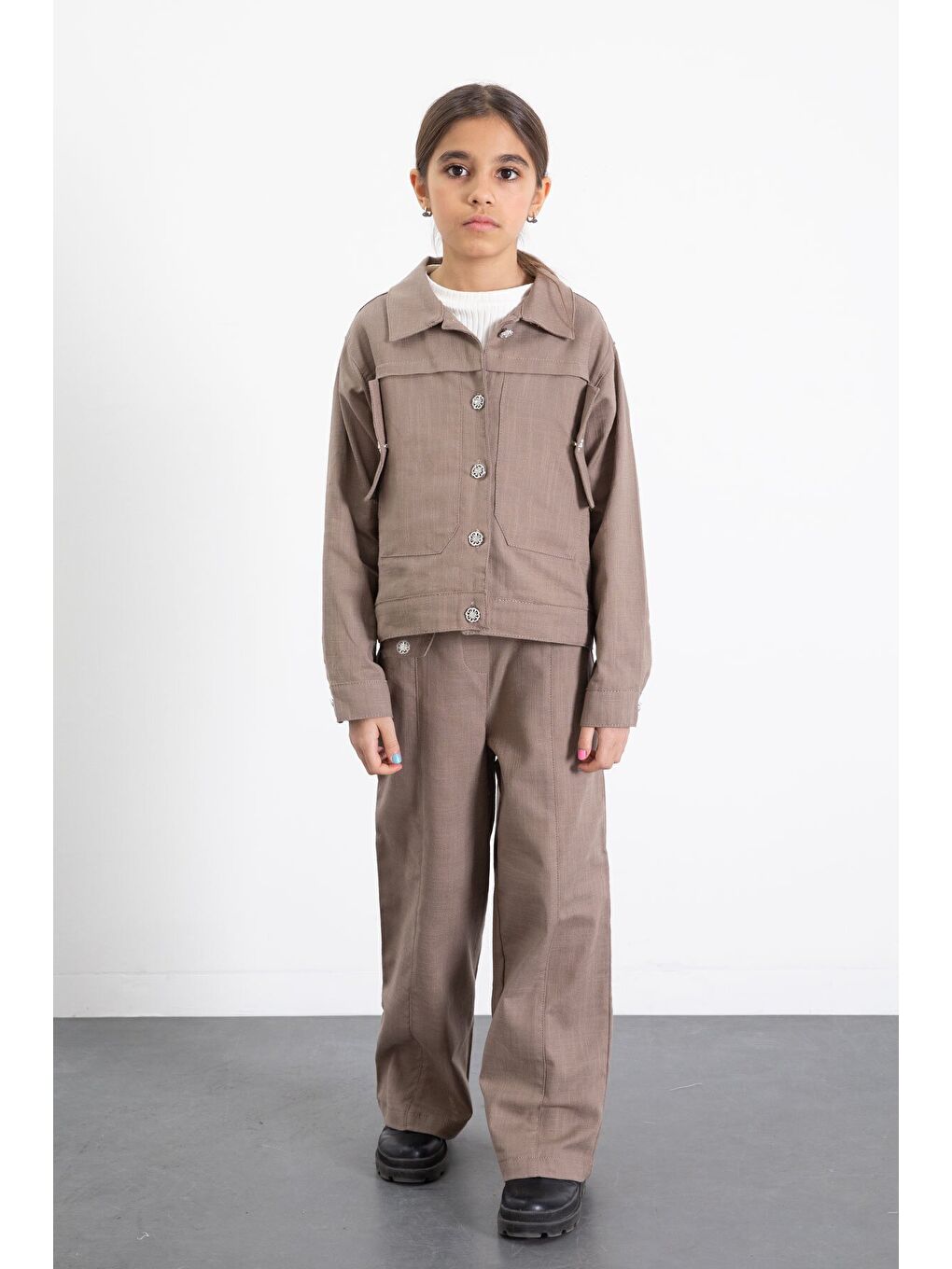 Kahverengi Düğme Detaylı Keten Gömlekli Pantolonlu Kız Çocuk 2li Takım 23517-3