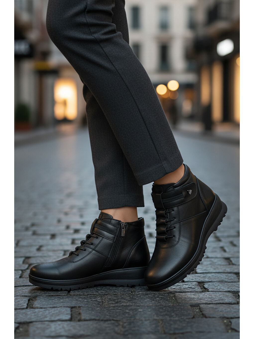 Siyah Hakiki Deri Anatomik Polarlı Kaymaz Kadın Bot Z438 Z-2