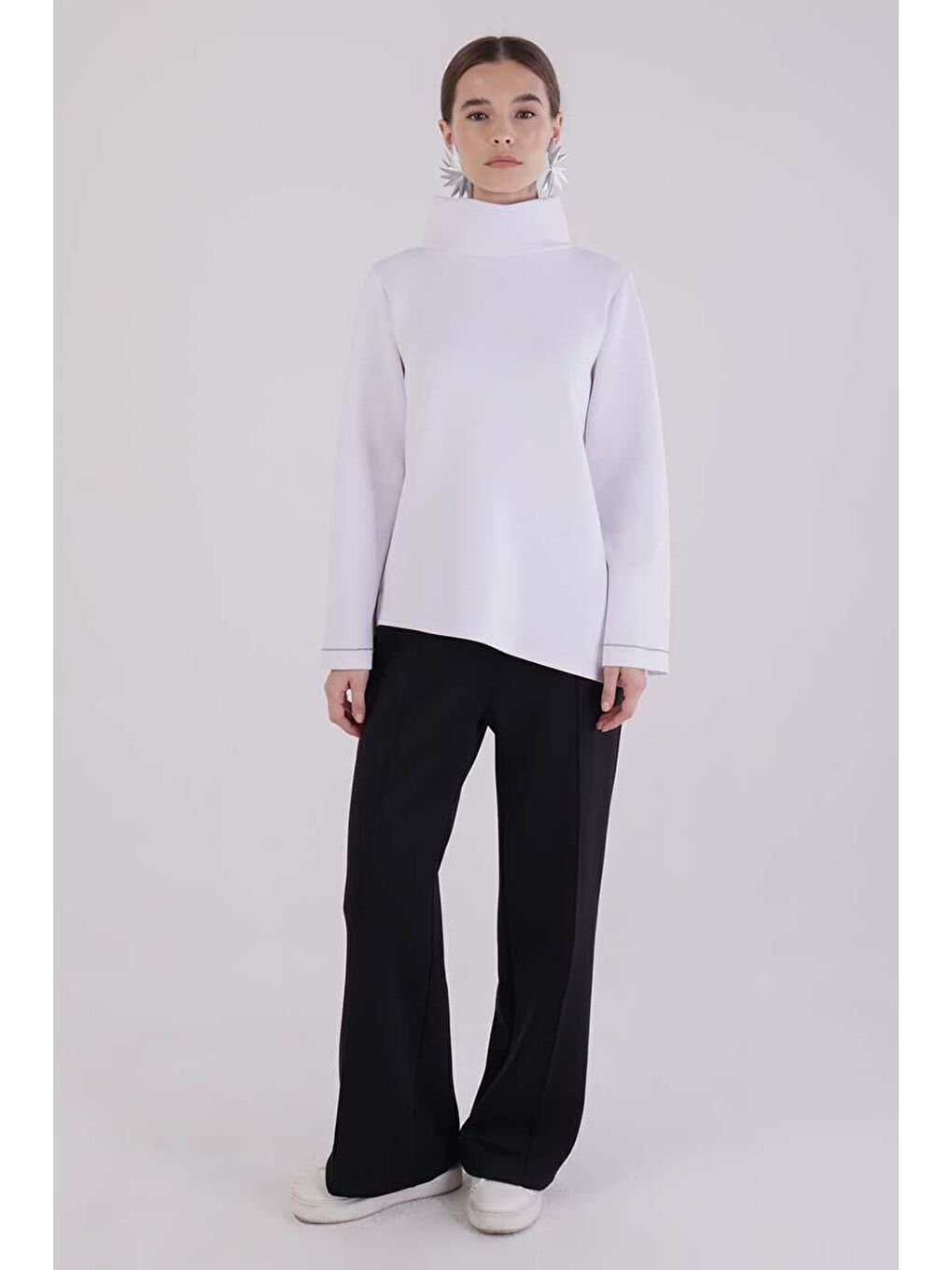 Beyaz-Dik Yaka Kolu Yırtmaçlı Scuba Bluz-1