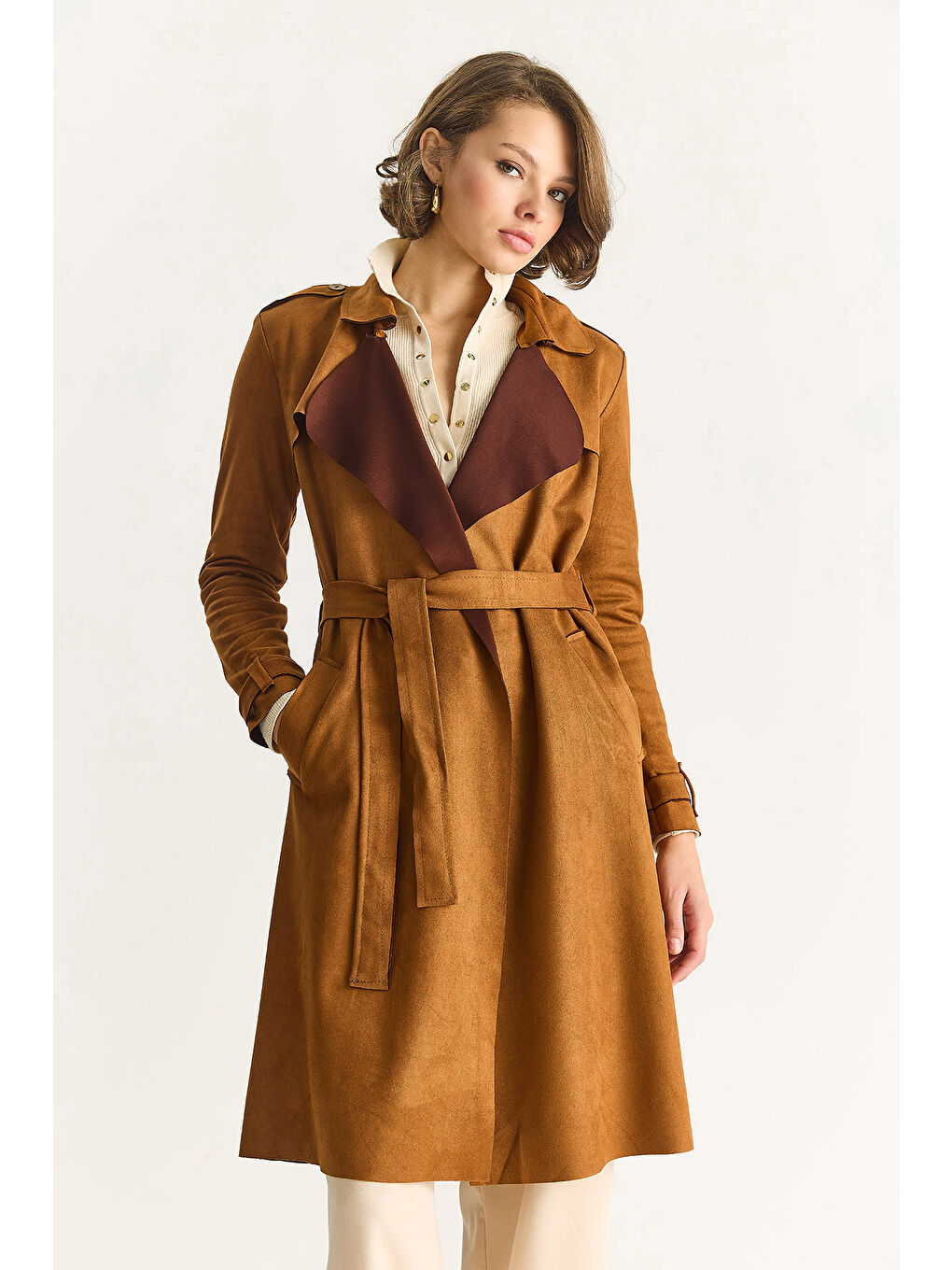 Kahverengi Kadın Kruvaze Yaka Dökümlü Kuşaklı Süet Trençkot --4