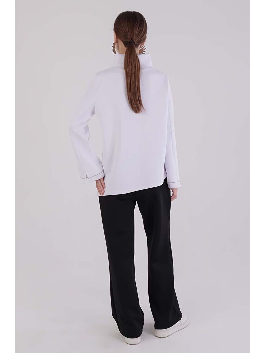 Beyaz-Dik Yaka Kolu Yırtmaçlı Scuba Bluz-3