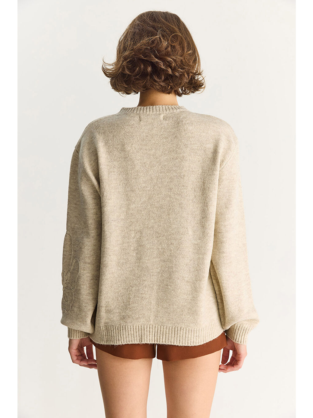 Bej Kadın Yumuşak Dokulu Çiçek Desen İşlmeli Triko Kazak-6