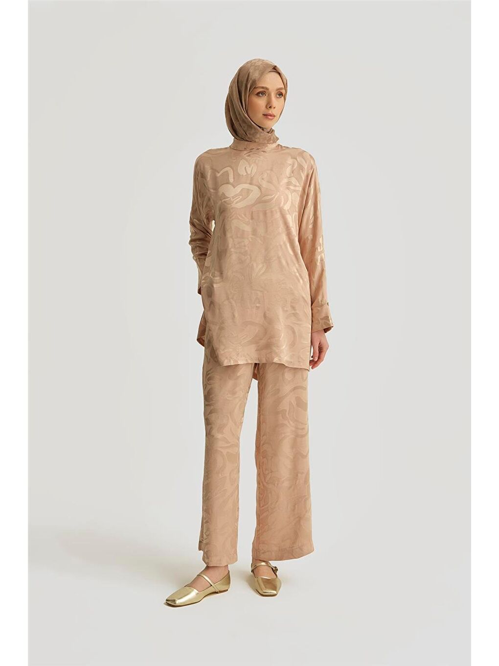 Bej Saten Desenli Takım 25Yt627 Vizon