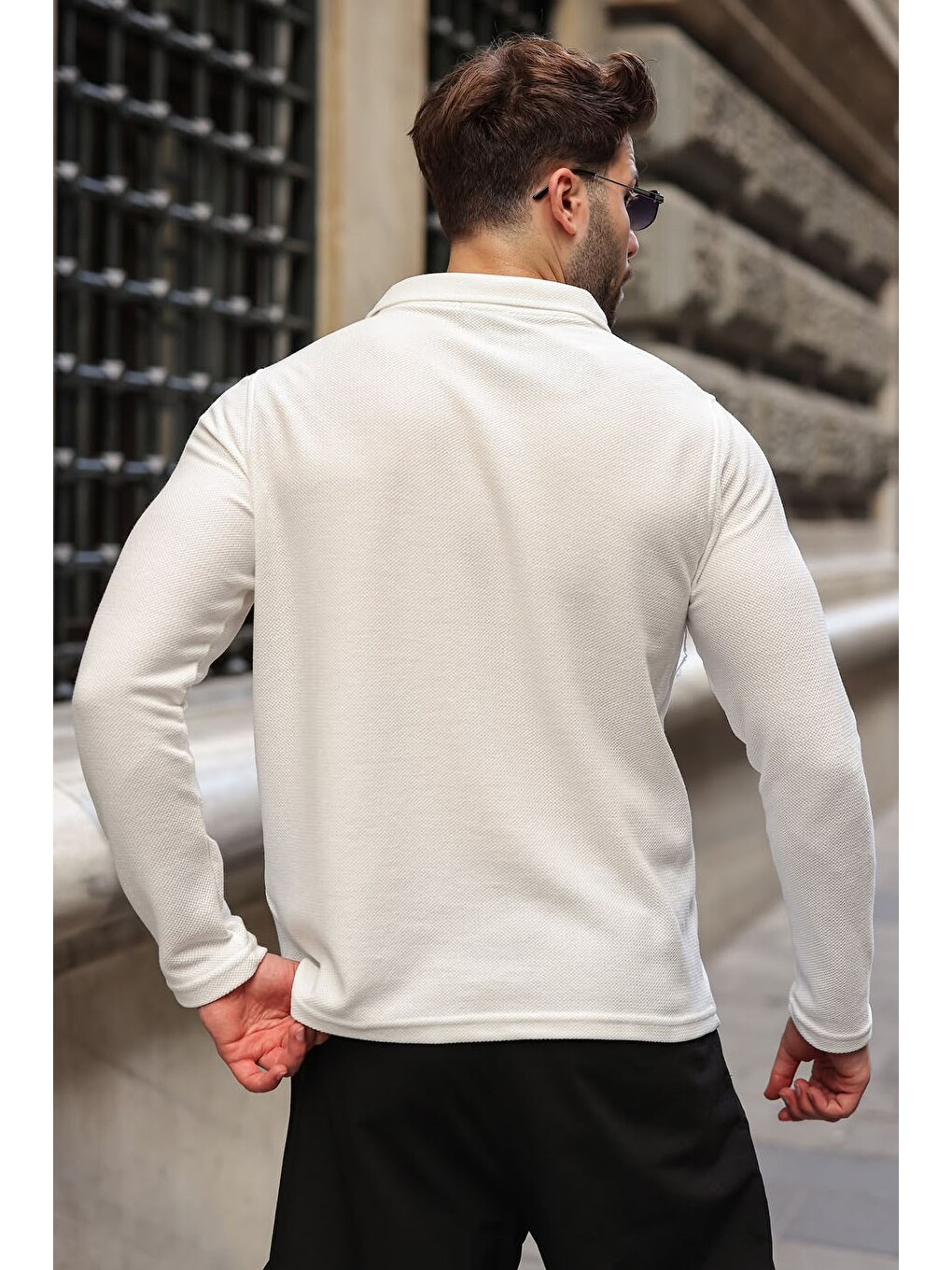 Ekru Gömlek Yaka Dokulu Regular Fit Erkek Sweatshirt E7203-1