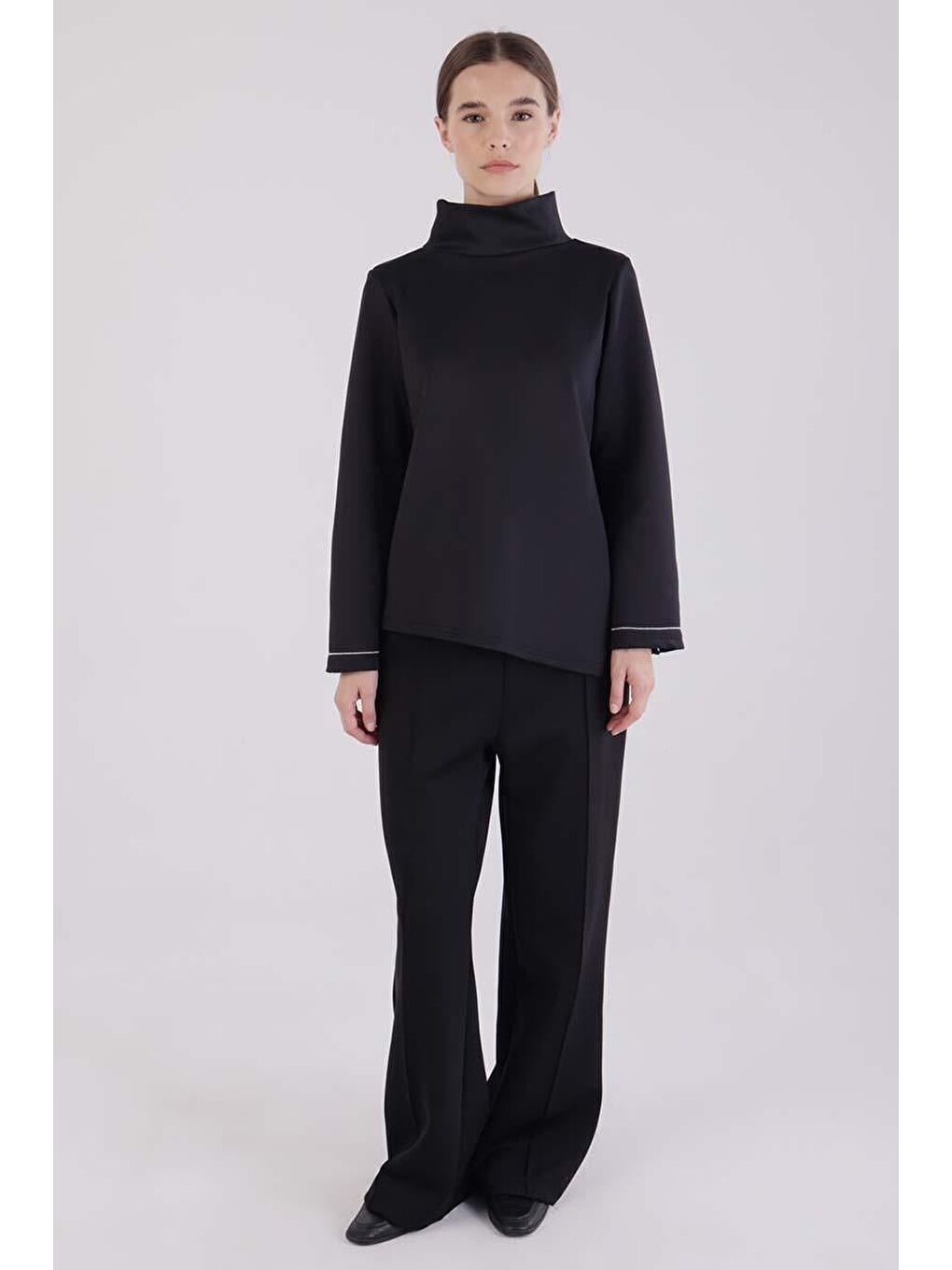 Siyah-Dik Yaka Kolu Yırtmaçlı Scuba Bluz-1