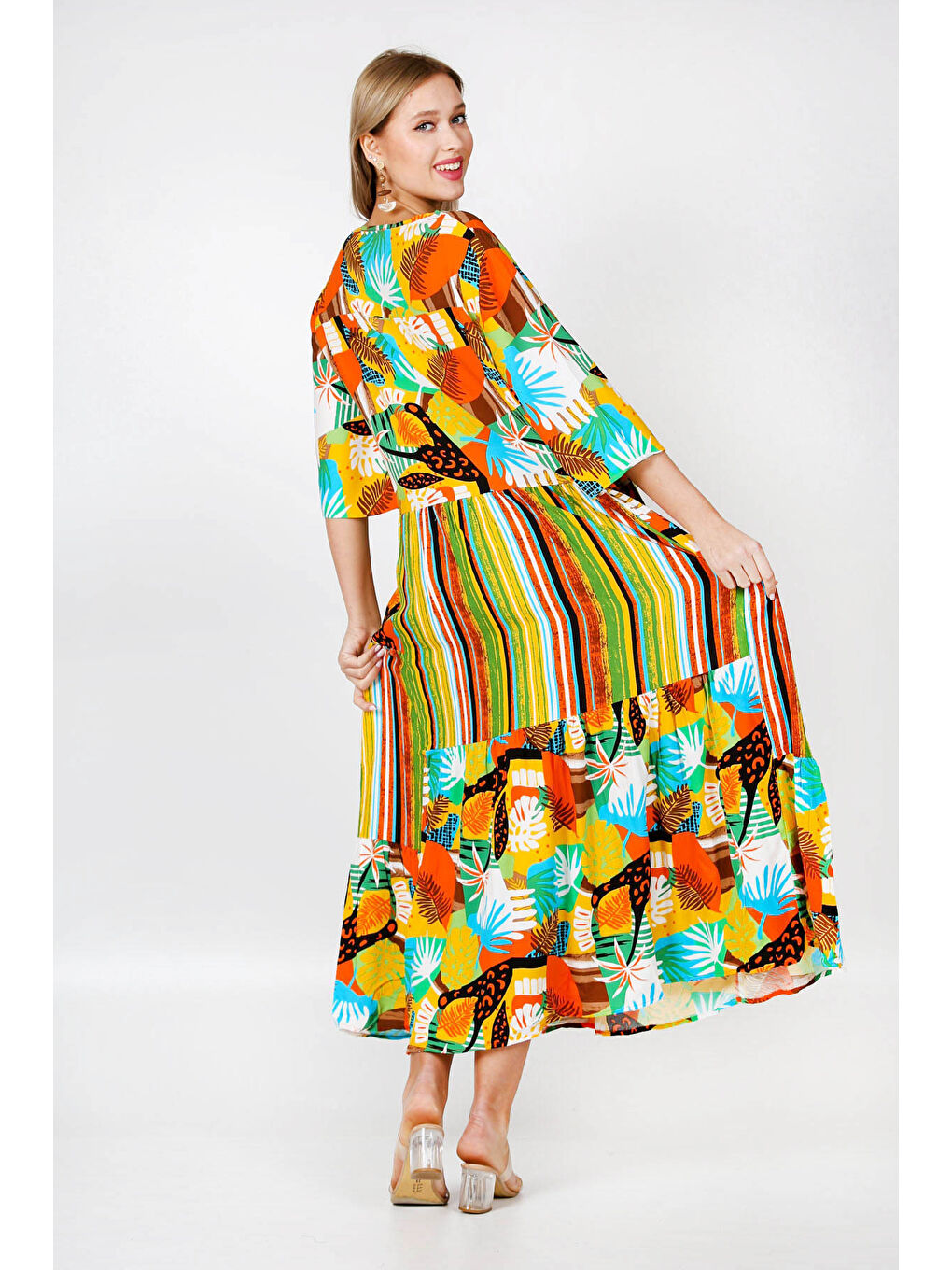 Siyah Yeşil Yuvarlak Yaka 3/4 Kol Desenli Allover Baskılı Geniş Kesim Dokuma Elbise-6