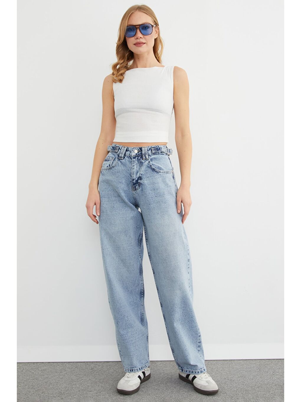 Mavi Beli Kemerli Fermuarlı Baggy Jean