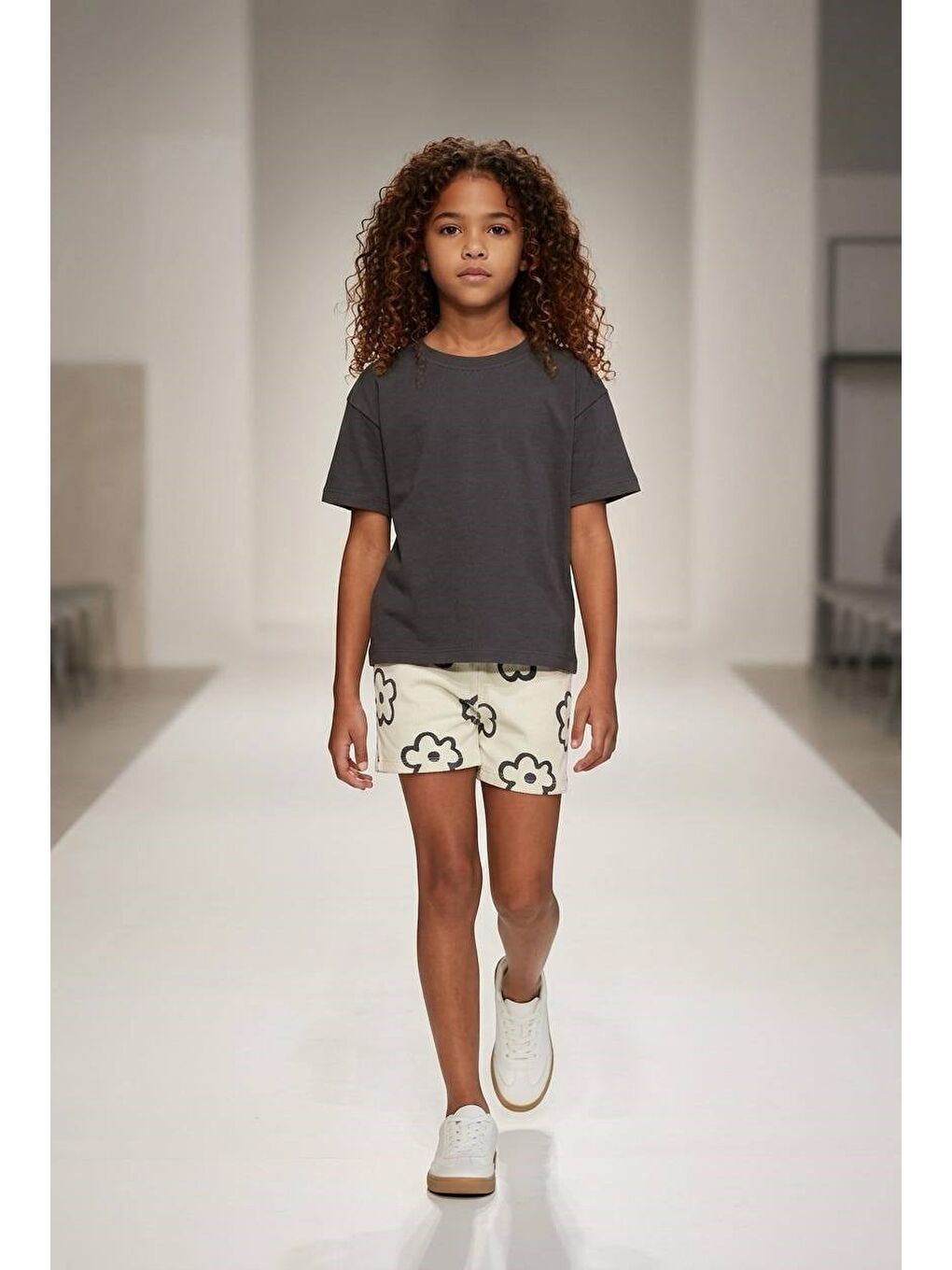 Beyaz Kız Çocuk Pamuklu Antrasit Tişört Çiçek Desenli Tayt Takım-1