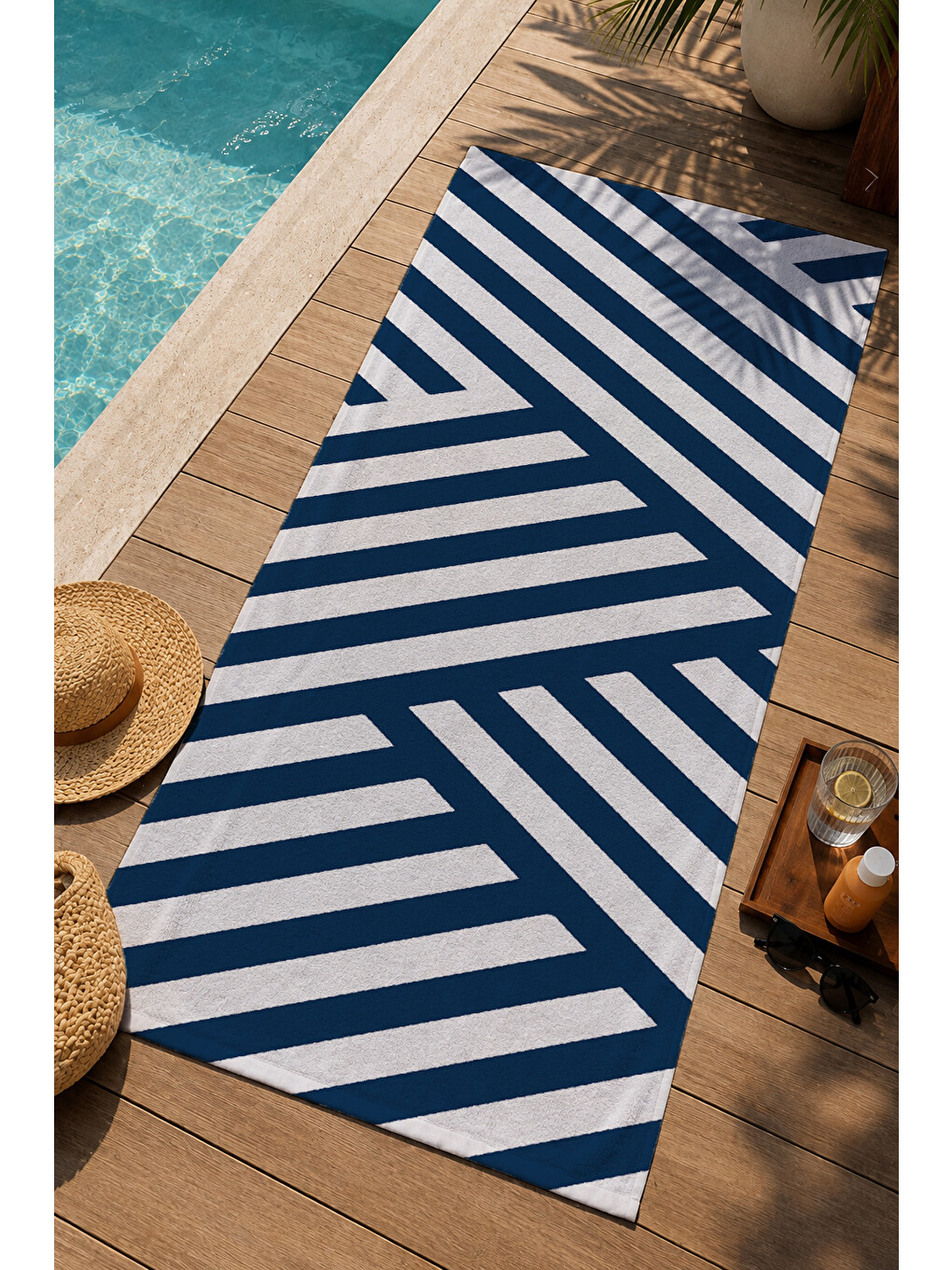 Lacivert Beyaz Diyagonal Geometrik Çizgili 70x150 Cm Dijital Baskılı Plaj Ve Banyo Havlusu-2