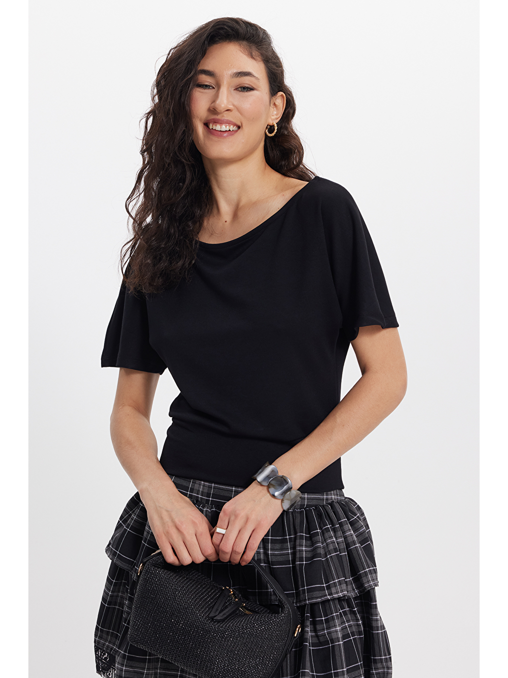 Kadın Slim Fit Dar Kesim Kısa Kollu Kayık Yaka Siyah Tişört-6