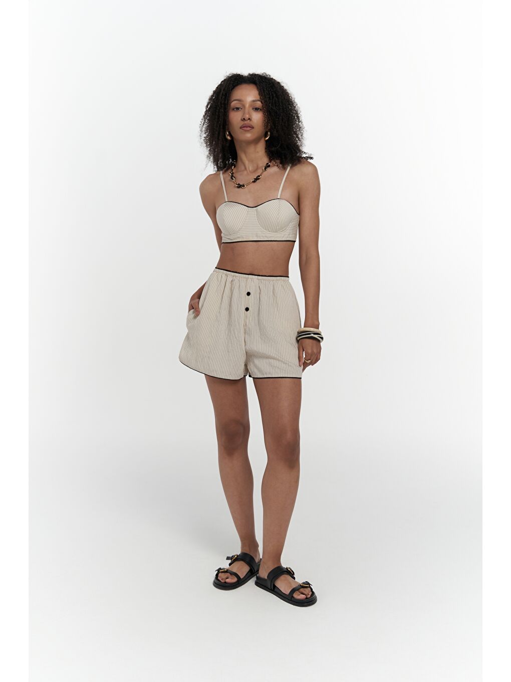 Leda Dantel Detay Şortlu Bej Üçlü Takım-2