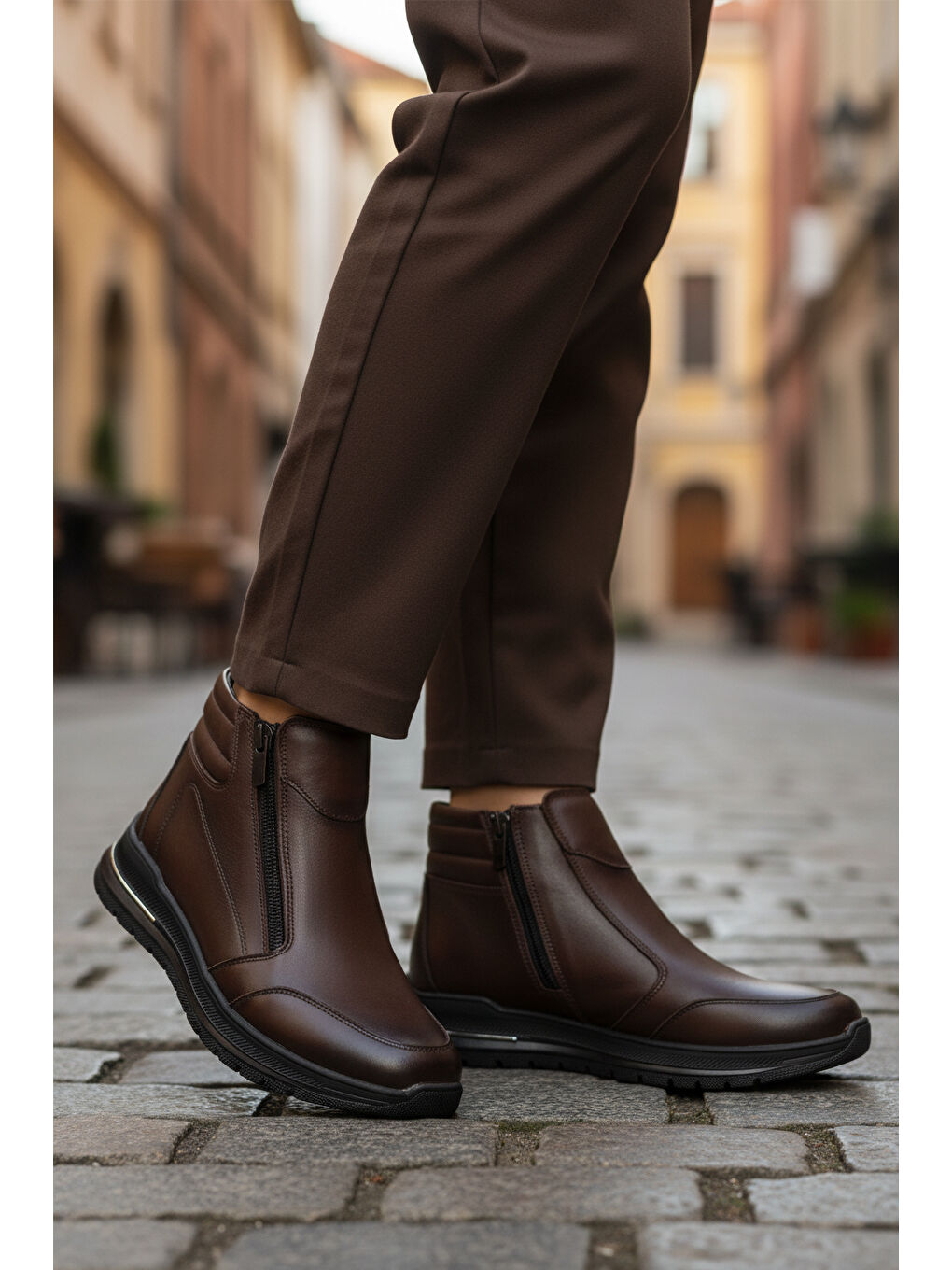 Kahverengi Kahve Hakiki Deri Fermuarlı Kaymaz Taban Kadın Bot 2004 Z-2