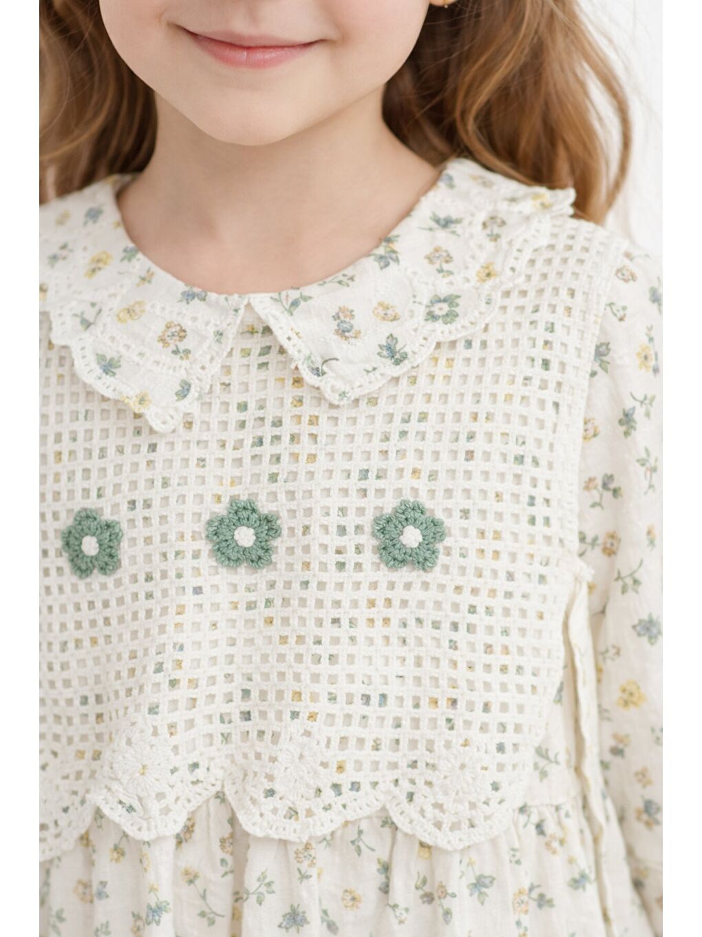 Yeşil Çiçek Desenli Nakışlı Süveterli Kız Çocuk Müslin Elbise 23577-1