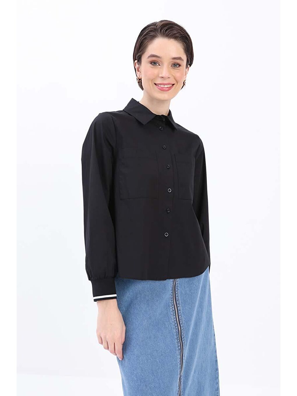 Siyah-Manşeti Ribanalı Büyük Cepli Gömlek
