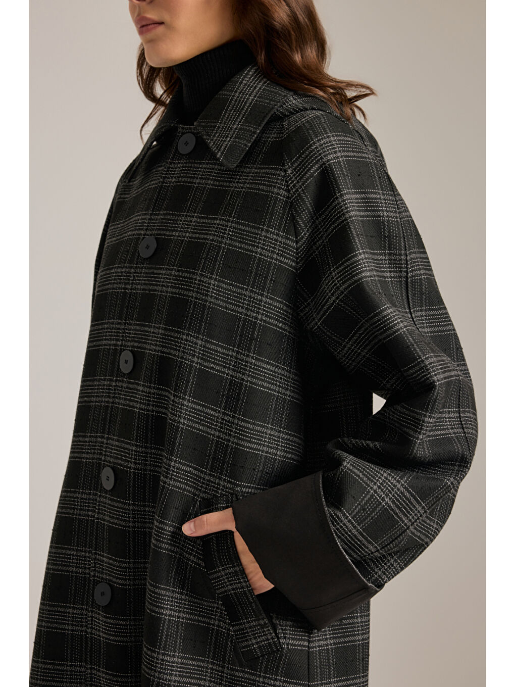 Siyah Çift Taraflı Kullanılan Seyyar Kapüşonlu Trençkot-3