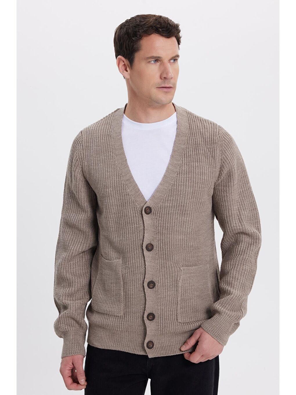 Erkek Standart Fit Normal Kesim V Yaka Düğmeli Kahverengi Hırka