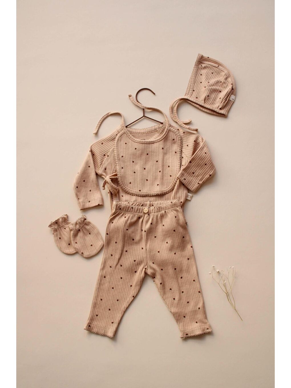 Kahverengi 5li Kruvaze Yenidoğan Set Çiçek Baskılı Model 5 (0-3 Ay)-1