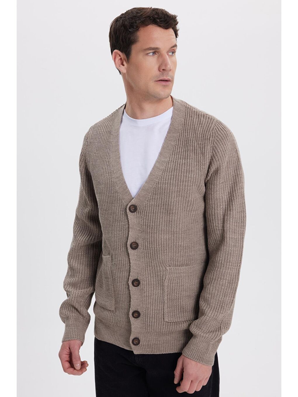 Erkek Standart Fit Normal Kesim V Yaka Düğmeli Kahverengi Hırka-1