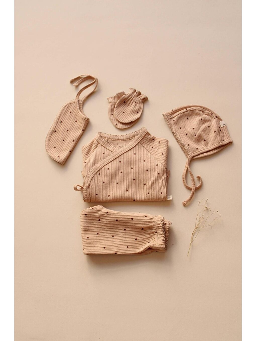 Kahverengi 5li Kruvaze Yenidoğan Set Çiçek Baskılı Model 5 (0-3 Ay)-2