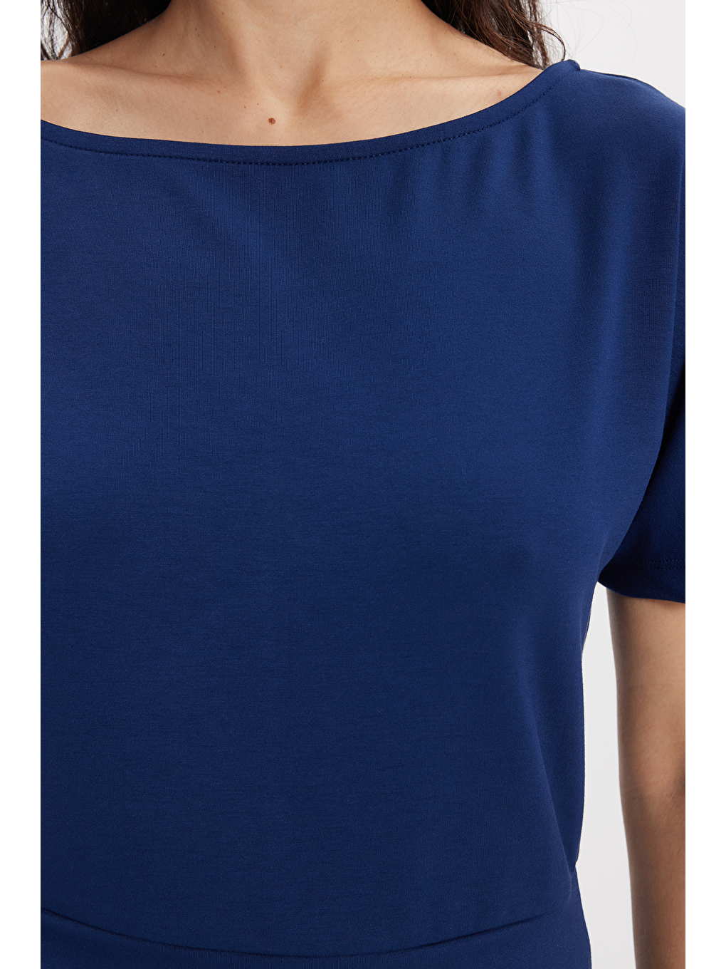 Kadın Slim Fit Dar Kesim Kısa Kollu Kayık Yaka Lacivert Tişört-3
