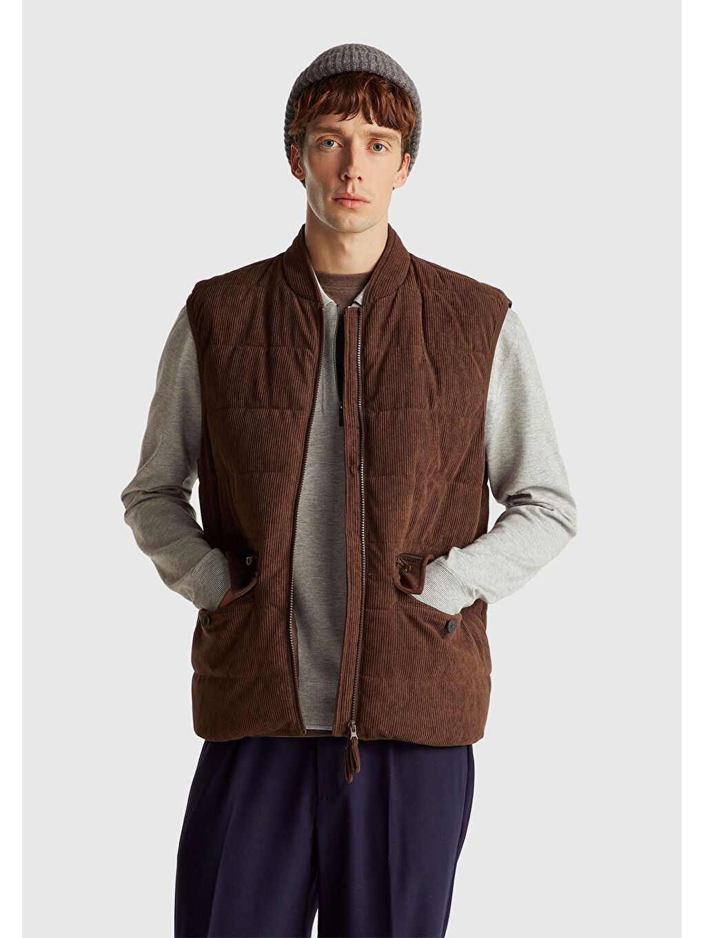 Erkek Koyu Kahverengi Kapitone Fermuarlı Kapaklı Cepli Kadife Yelek