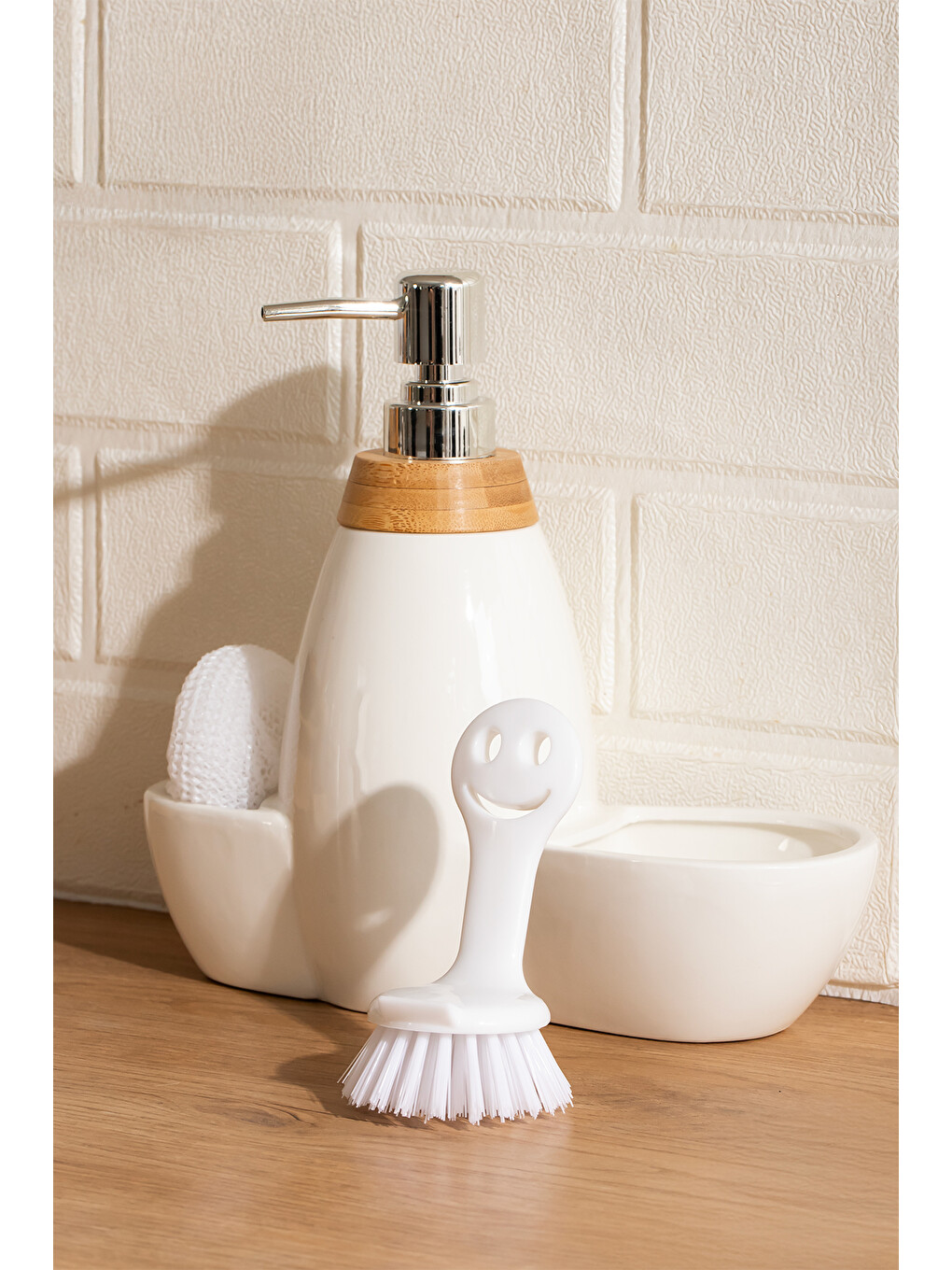 5310825 Tezgah Üstü Beyaz Sıvı Sabunluk Fırçalı Süngerli Porselen Sabunluk 700ml 28cm