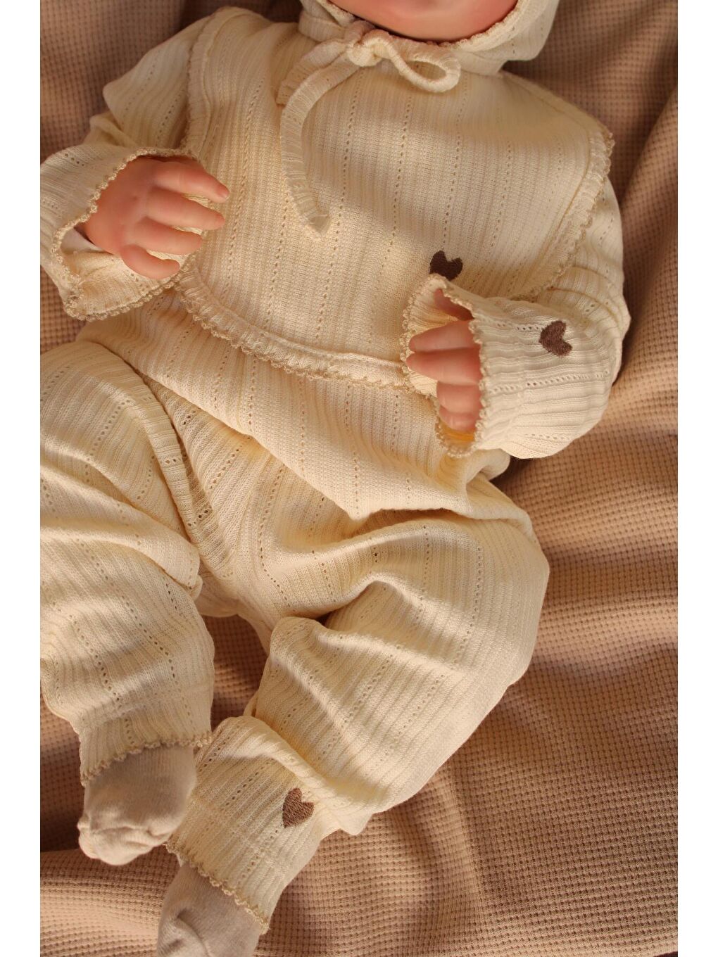 Ekru Kalp Nakışlı 5li Kruvaze Yenidoğan Set-4