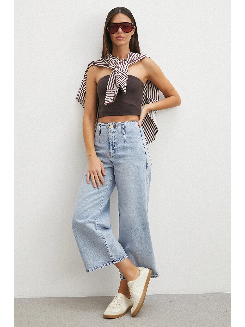 Önü Cepsiz Straight Jean Buz Mavisi